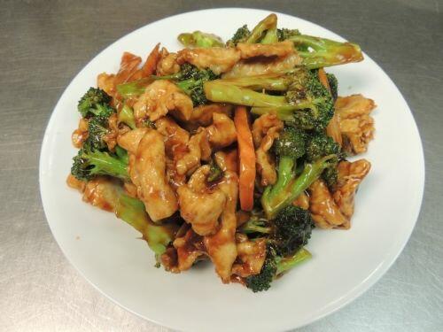 Chicken with Broccoli (L)